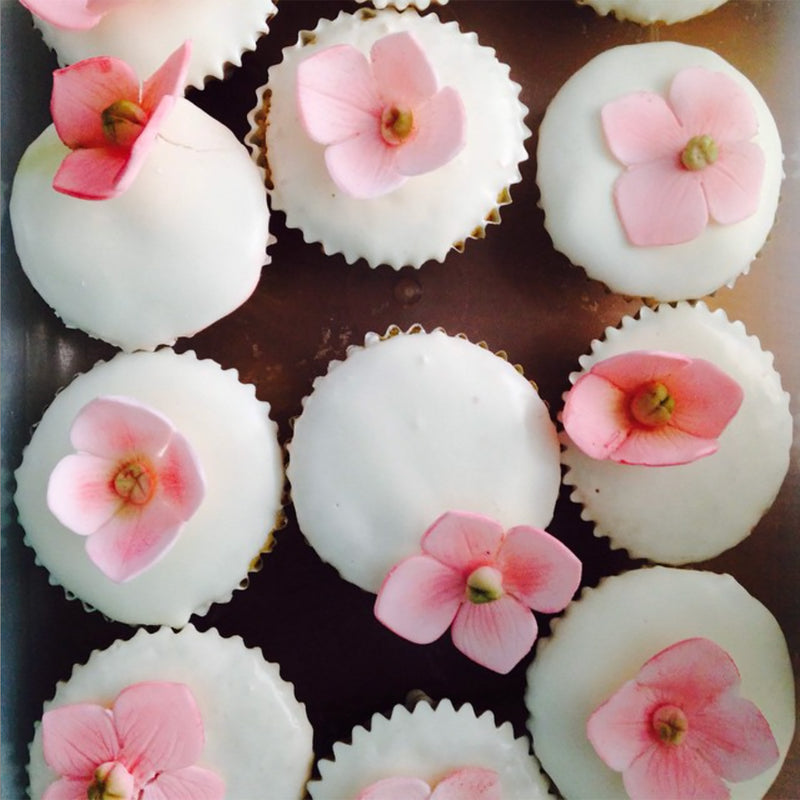 Flower decorated cupcakes